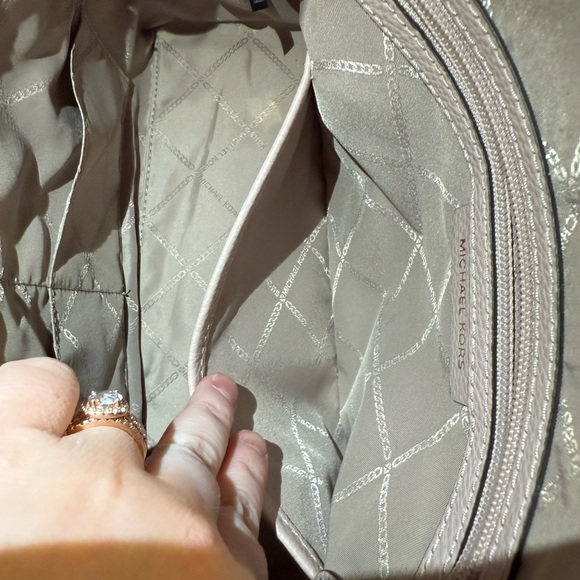 Michael Kors Women's Blush Pink Wallet and Purse - Picture 16 of 16